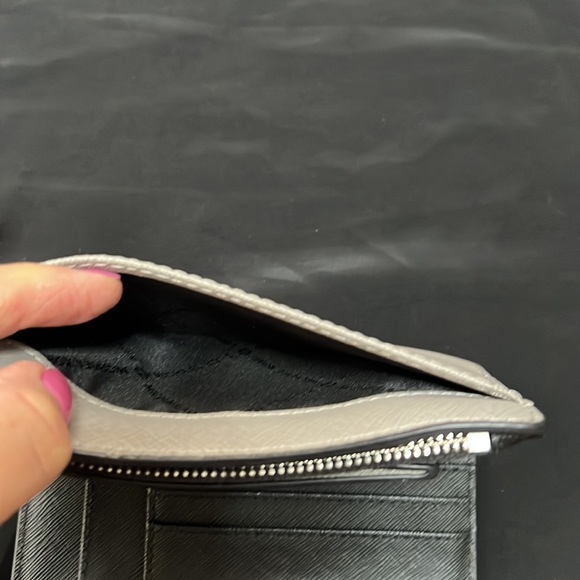 Michael Kors Wallet - Picture 6 of 13